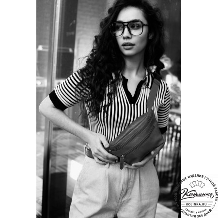 Кожаная сумка на пояс "Бритни" (красный крокодил)